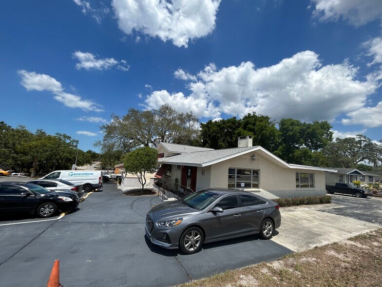 More Photos Of 6703 Massachusetts Ave, New Port Richey Showroom For Sale