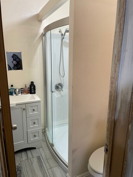 More Photos Of 1854 W 17th St, Santa Ana Freestanding For Sale