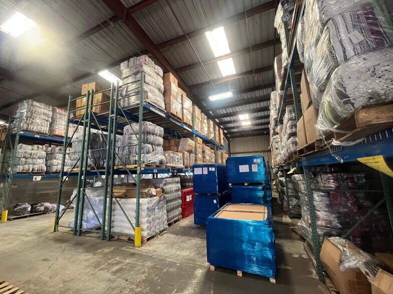 More Photos Of 1310 53rd St, West Palm Beach Manufacturing For Lease