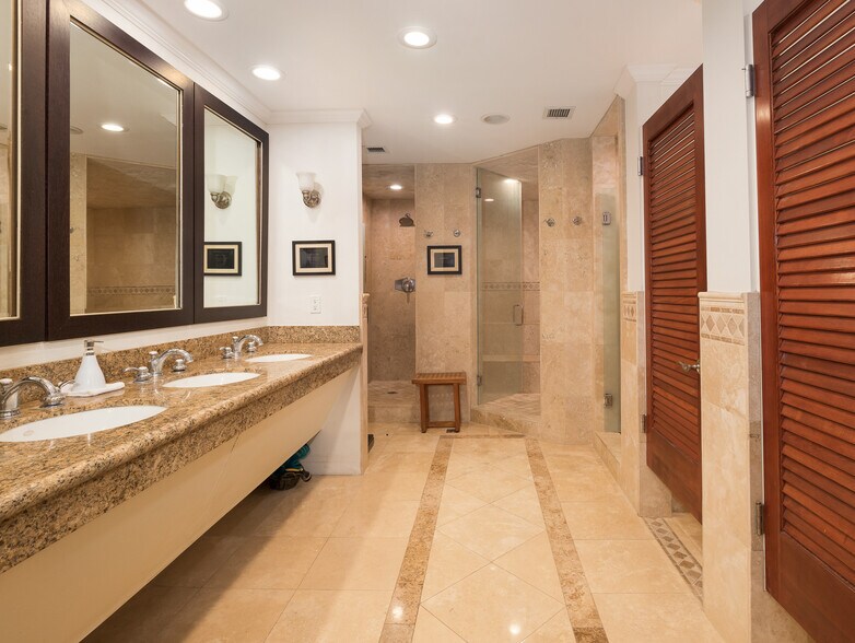 More Photos Of 240 Center St, El Segundo Loft Creative Space For Sale