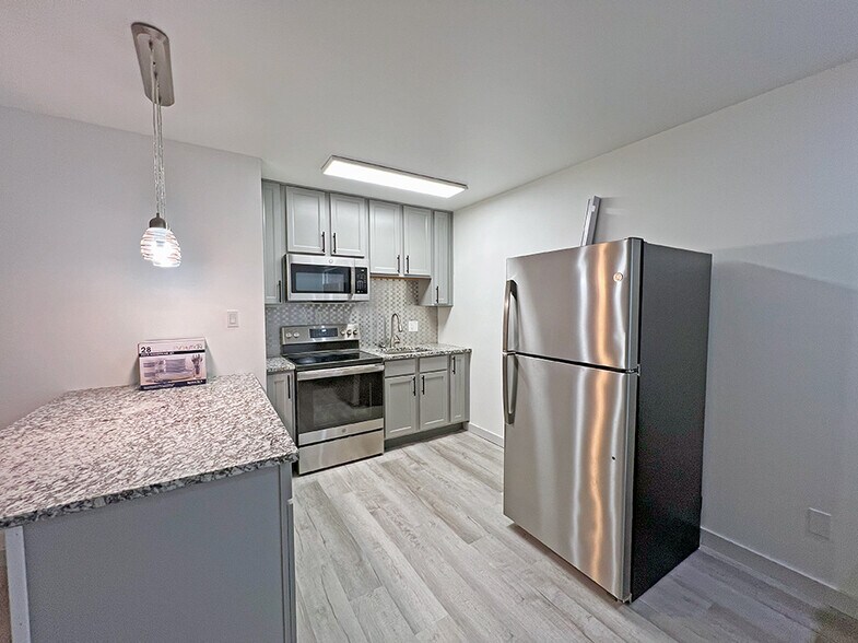 More Photos Of 334 W Main St, Decatur Flex For Sale