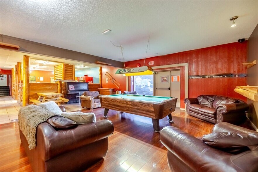 More Photos Of 892 6th Ave, Fernie Hospitality For Sale