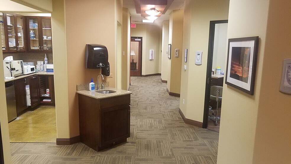 More Photos Of 7884 W Sahara Ave, Las Vegas Medical For Sale