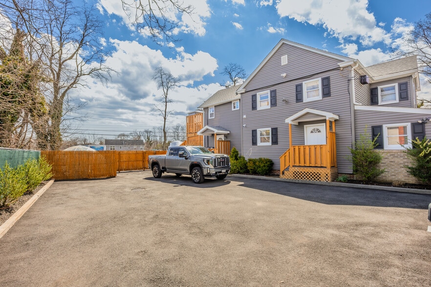 More Photos Of 296 N Main St, Sayville Industrial For Sale