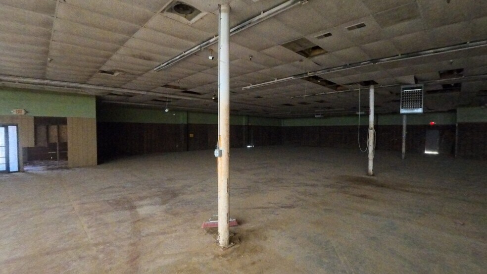 More Photos Of 5800 Midland Blvd, Fort Smith Sports And Entertainment For Lease