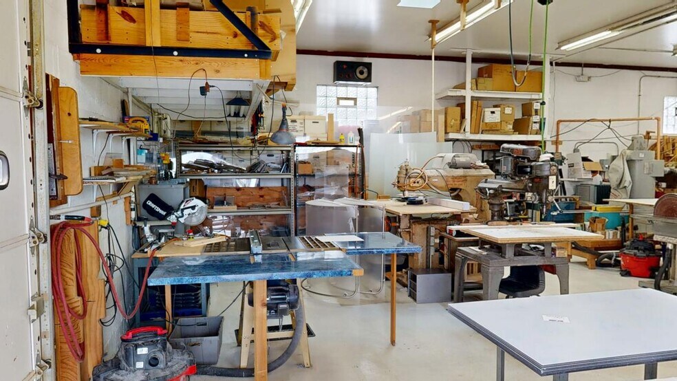 More Photos Of 21706 E US Highway 30, Lynwood Warehouse For Sale