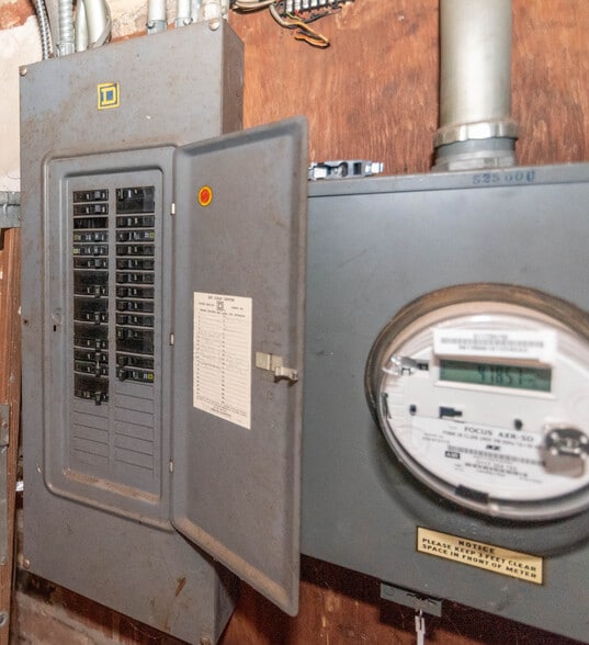 More Photos Of 2211 E Monument St, Baltimore Storefront Retail Residential For Sale