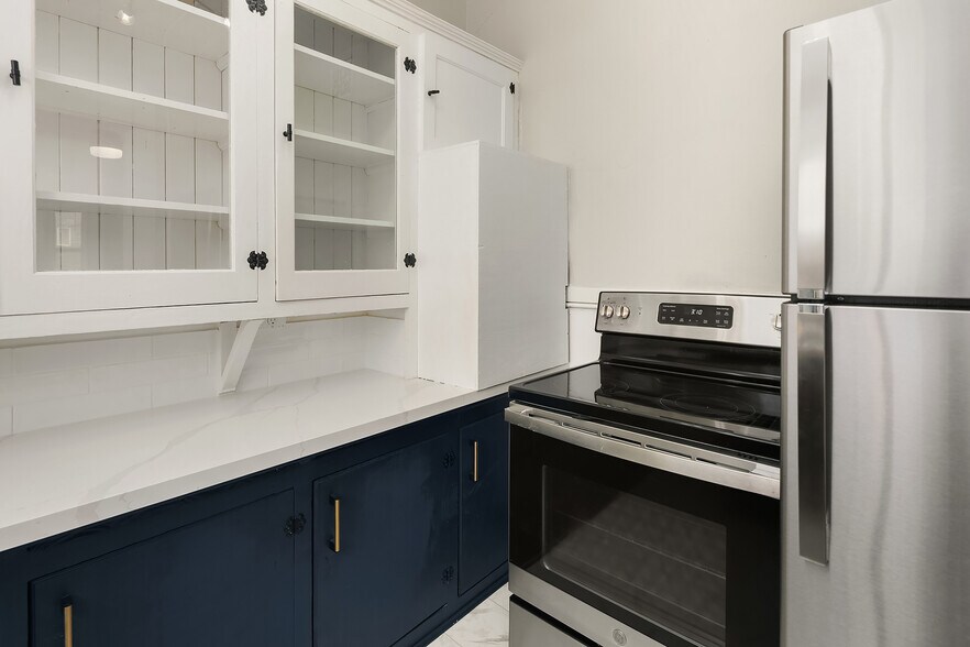 More Photos Of 2501 Colby Ave, Everett Apartments For Sale