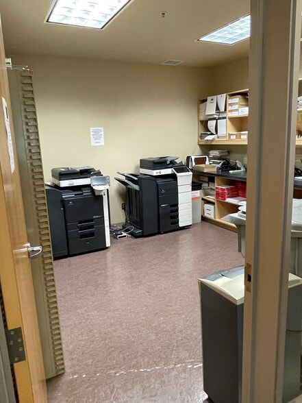 More Photos Of 4304 Redwood Hwy, San Rafael Office For Lease