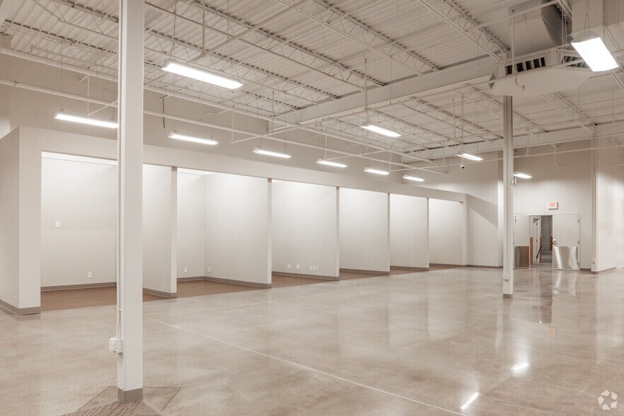 More Photos Of 2201 S Interstate 35 E, Denton Department Store For Lease