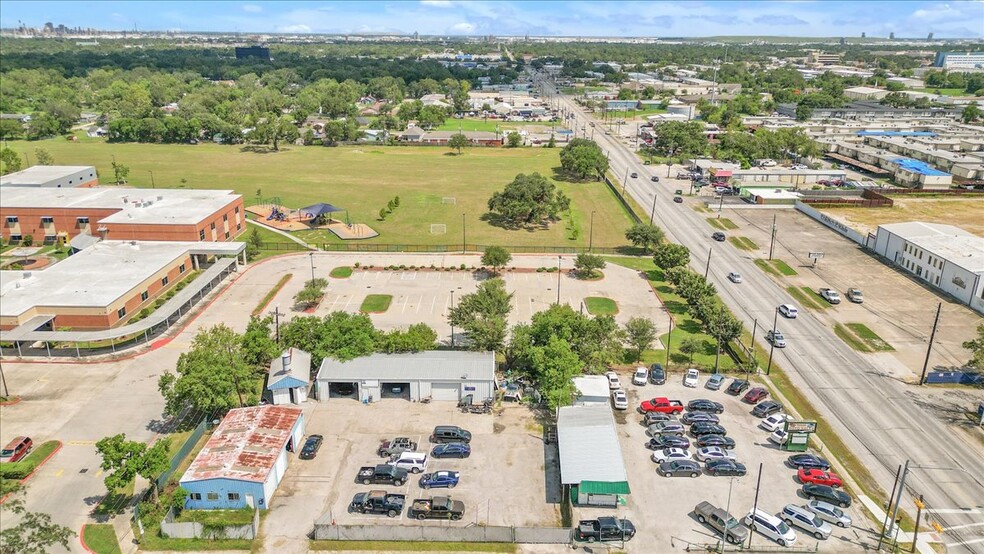 Primary Photo Of 2110 Shaver St, Pasadena Auto Dealership For Sale