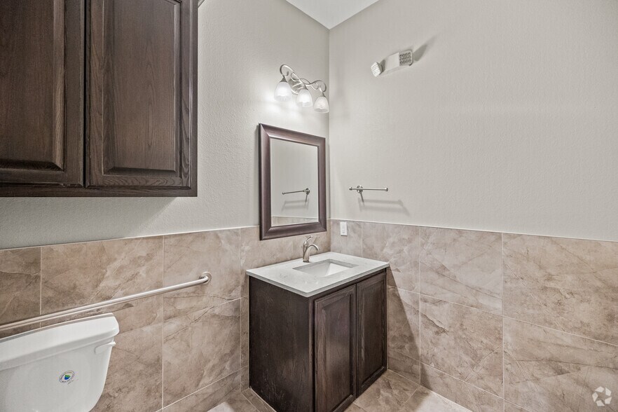 More Photos Of 8849 Davis Blvd, Keller Storefront Retail Office For Lease