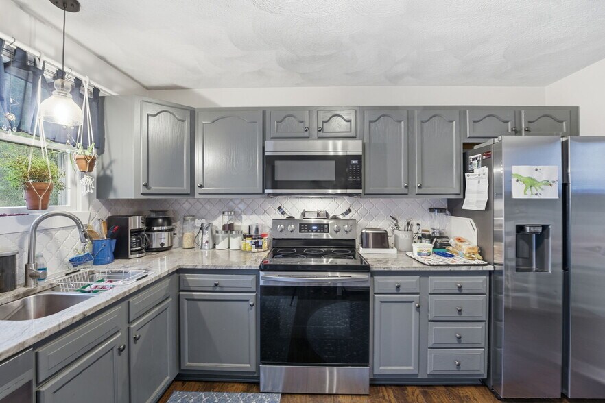 More Photos Of 248 Church St, Pascoag Apartments For Sale