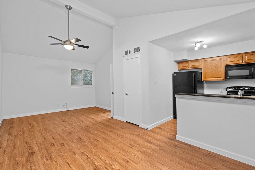 More Photos Of 2526 Durwood St, Austin Apartments For Sale