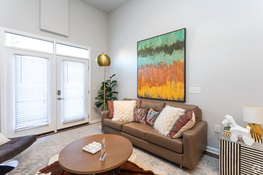 More Photos Of 306 E 10TH St, Greenville Apartments For Lease