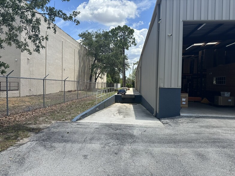 More Photos Of 6410 Arc Way, Fort Myers Service For Lease