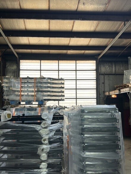 More Photos Of 101 E Chestnut St, Chilton Industrial For Sale