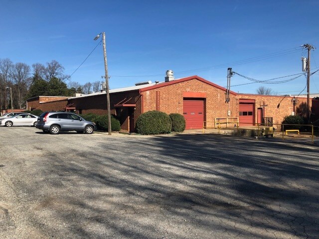 More Photos Of 215 Aloe Rd, Greensboro Manufacturing For Lease