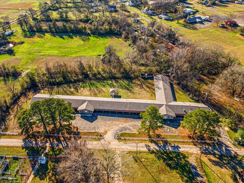 More Photos Of 102 Floyd St, Naples Specialty For Sale