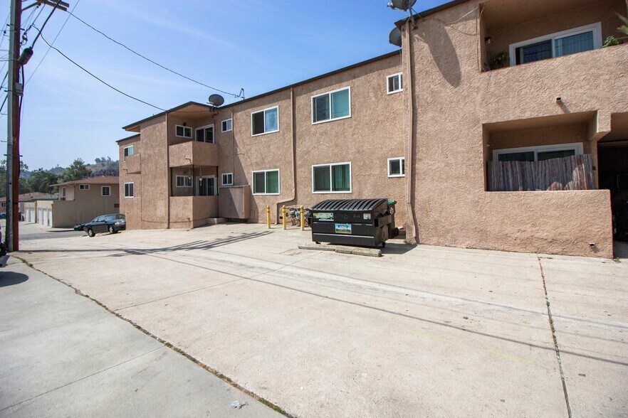 More Photos Of 231 Justin Ave, Glendale Apartments For Sale