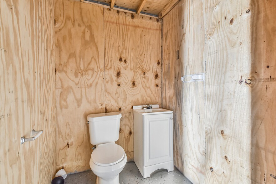 More Photos Of 3762 Highway 19, Riverside General Retail For Lease