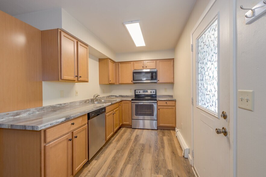 More Photos Of 836 Vine Ave, Oshkosh Apartments For Sale