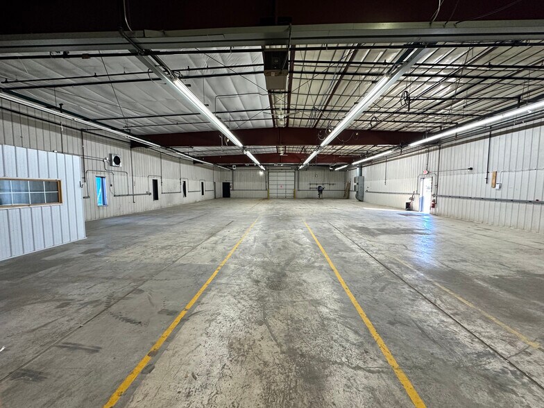 More Photos Of 1401 Fallon Ave NE, Monticello Warehouse For Lease