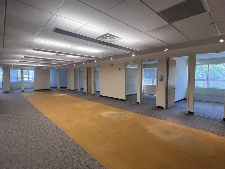 More Photos Of 100-110 Midland Ave, Port Chester Warehouse For Lease