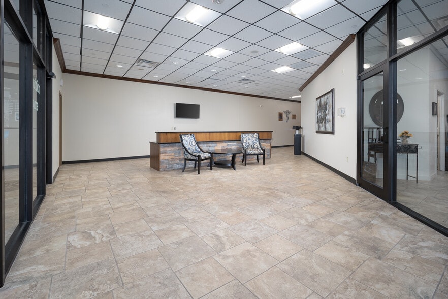More Photos Of 4200 Carriage Way, Weatherford Medical For Sale