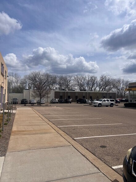 More Photos Of 10901-10909 Excelsior Blvd, Hopkins Office For Lease