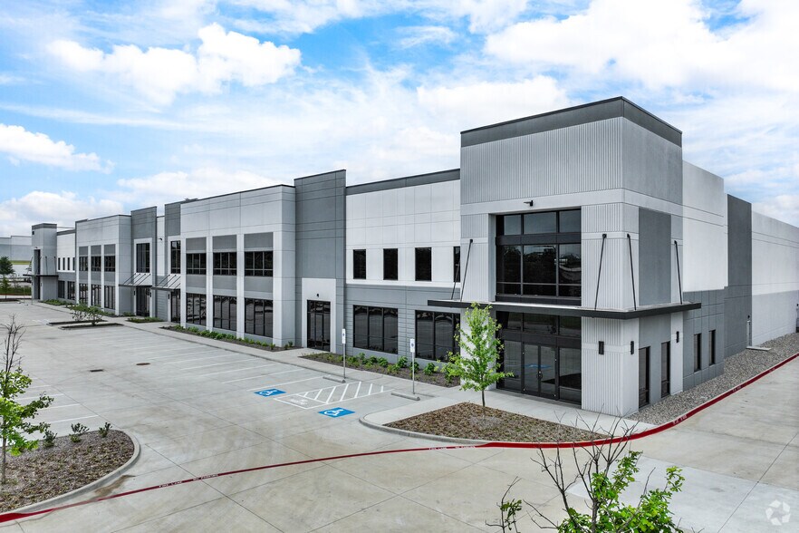 More Photos Of 1145 107th St., Arlington Warehouse For Sale