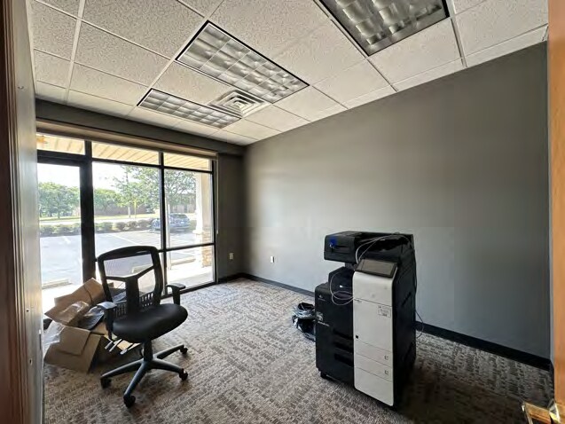 More Photos Of 7401 Coldwater Rd, Fort Wayne Unknown For Lease