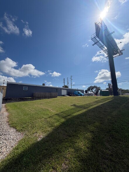 More Photos Of 31515 U.S. Highway 19 N, Palm Harbor General Retail For Lease