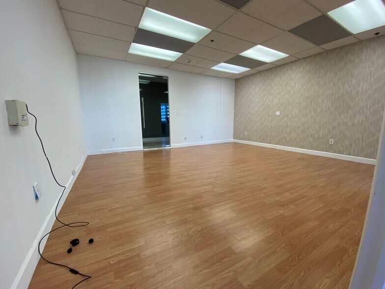 More Photos Of 150 SE 2nd Ave, Miami Office Residential For Lease