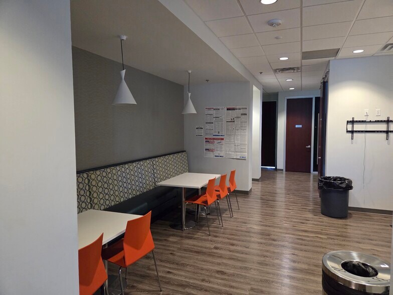 More Photos Of 4609 Regent Blvd, Irving Loft Creative Space For Lease