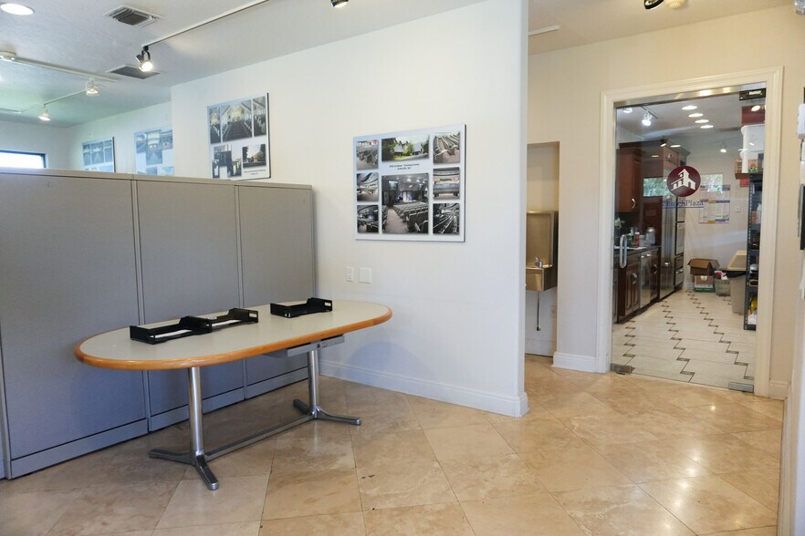 More Photos Of 1725 Barber Rd, Sarasota Office For Sale