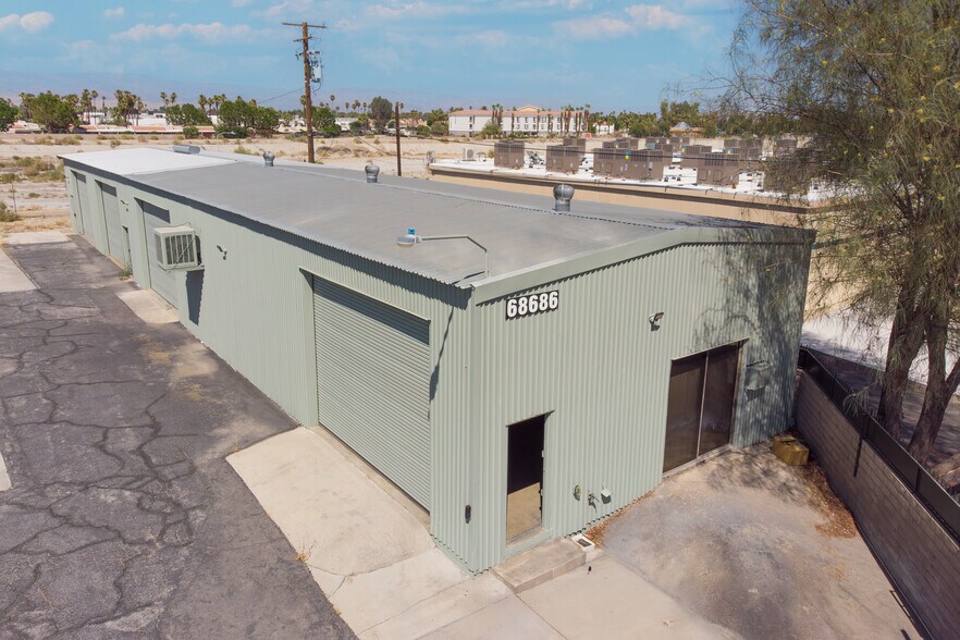 More Photos Of 68686 Summit Dr, Cathedral City Service For Sale