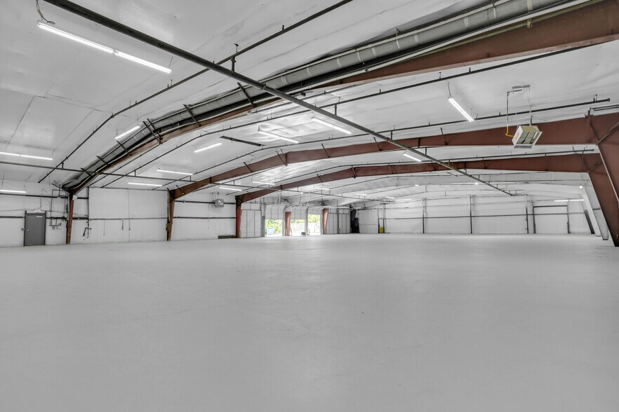 More Photos Of 1379 McDow Dr, Rock Hill Warehouse For Lease