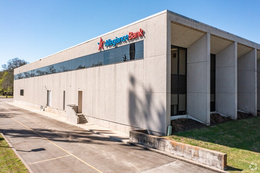 More Photos Of 2200 Nasa Pky, Houston Office For Lease