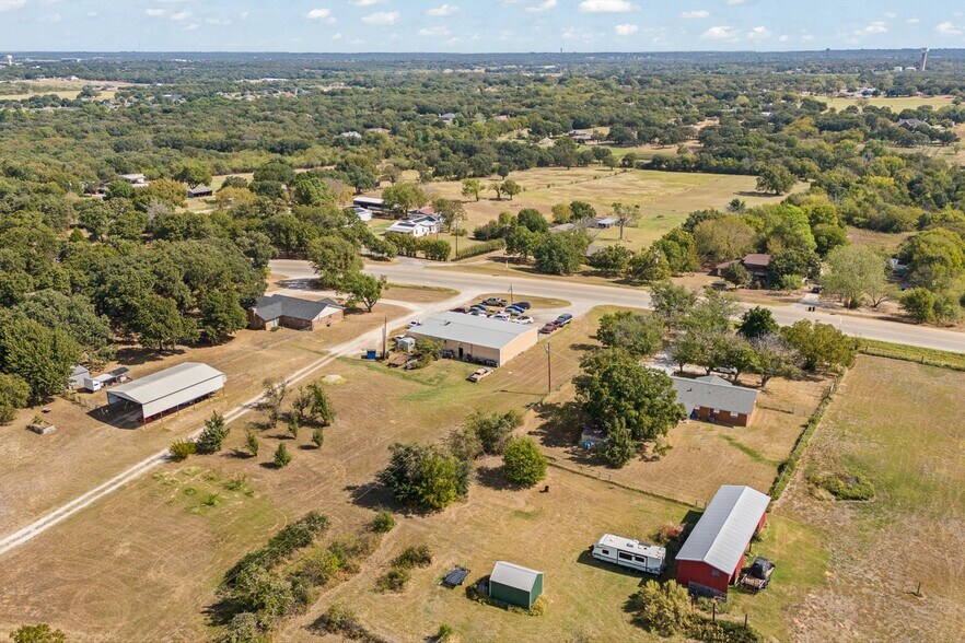 More Photos Of 2410 FM 731, Burleson Showroom For Sale