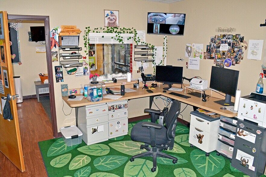 More Photos Of 2413 Corporate Ctr, Granite City General Retail For Sale