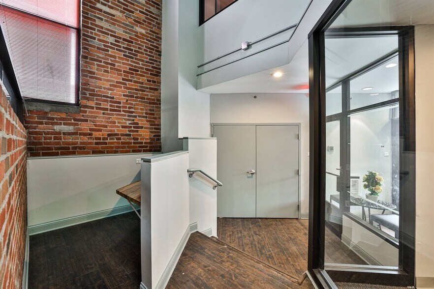 More Photos Of 1420 Sycamore St, Cincinnati Office For Sale