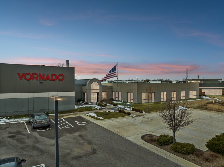 Primary Photo Of 415 E 13th St, Andover Manufacturing For Sale