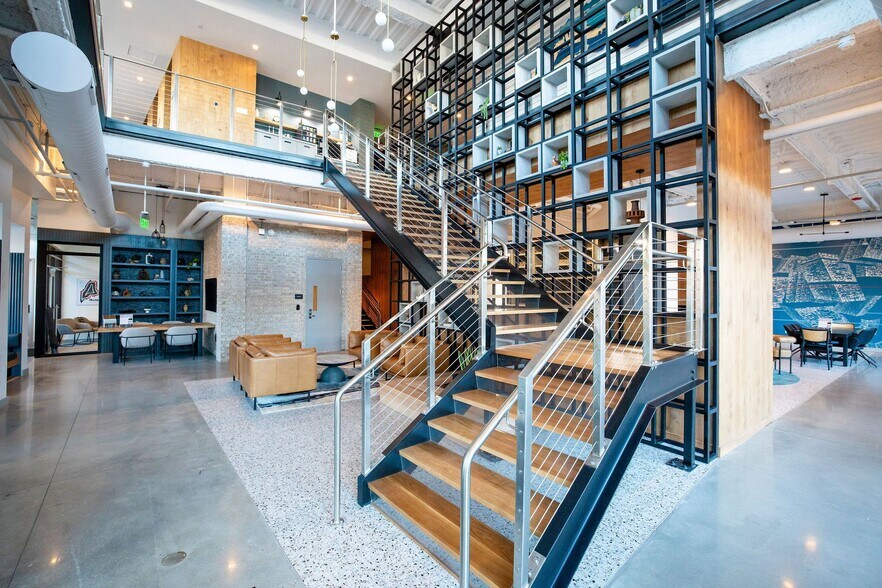 More Photos Of 52 Hanover St, Portland Apartments For Lease