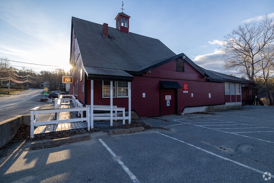 More Photos Of 8 Dunster Ave, Greenville Storefront Retail Residential For Sale