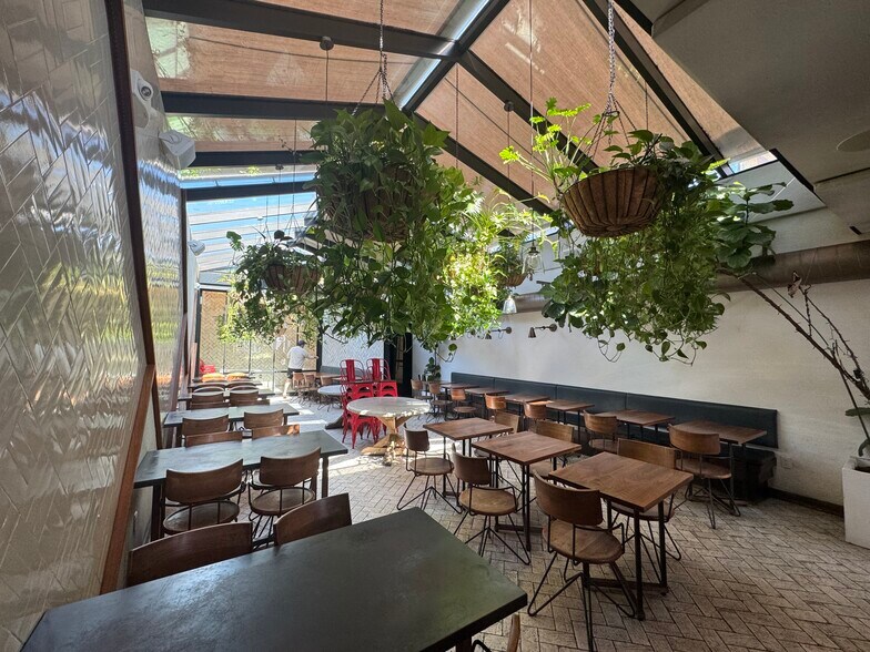 More Photos Of 8479 Melrose Ave, West Hollywood Restaurant For Lease