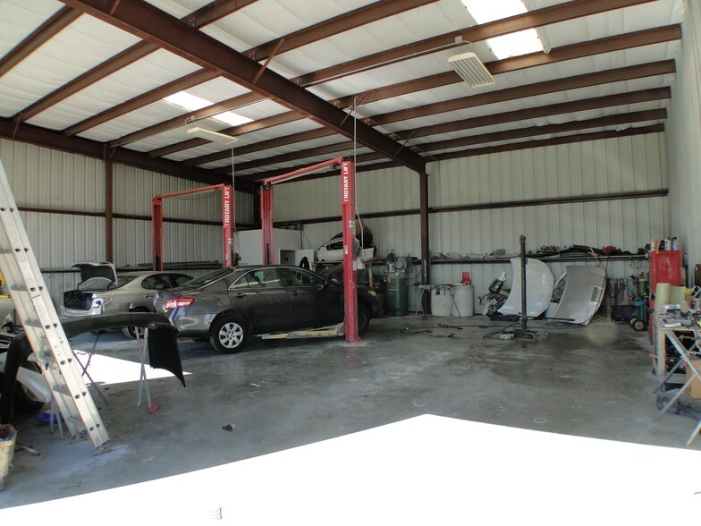 More Photos Of 11239 Veterans Memorial Dr, Houston Auto Repair For Sale