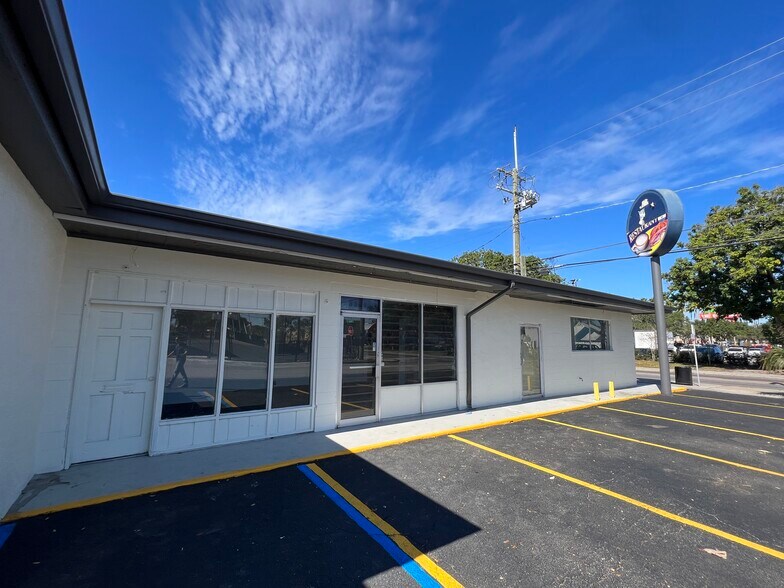 More Photos Of 8610 N Suwanee Ave, Tampa General Retail For Sale