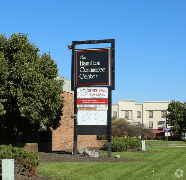 More Photos Of 2101 S Hamilton Rd, Columbus Unknown For Lease