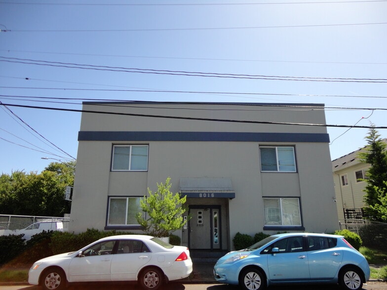 Primary Photo Of 8016 N Ida Ave, Portland Apartments For Sale